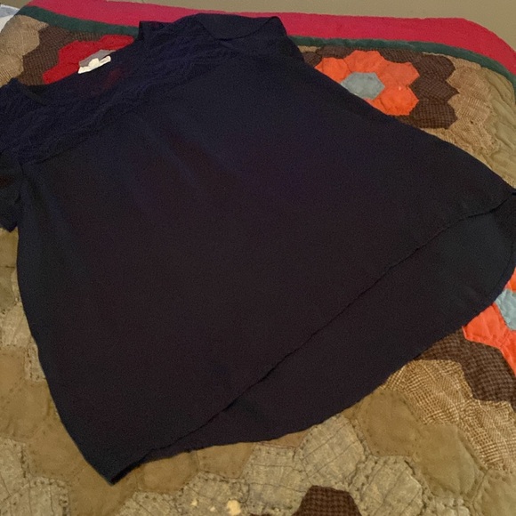 Lace top - Picture 3 of 3